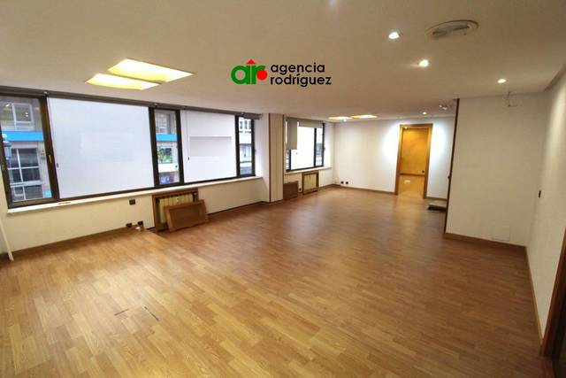 Oficina en Alquiler en Salesas - Foncalada - Campoamor