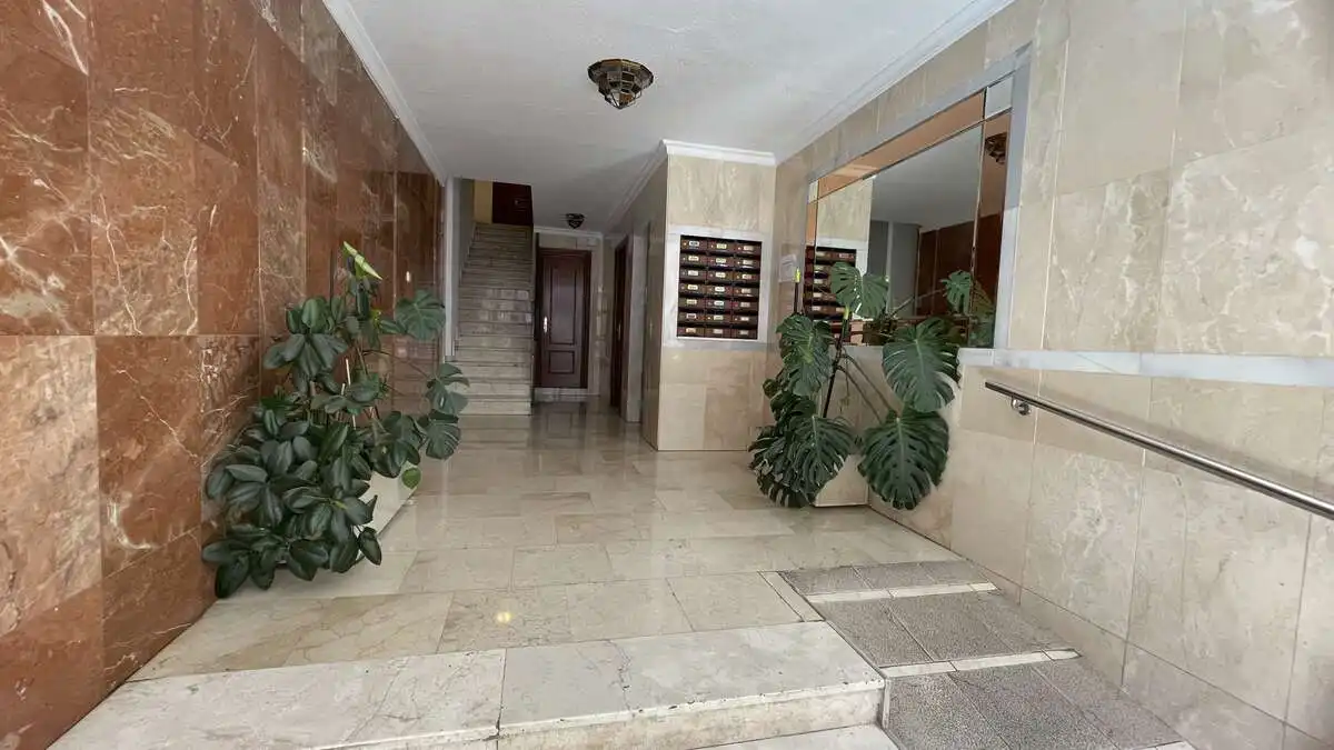 Flat for rent in Granada  with Air Conditioner and Heating