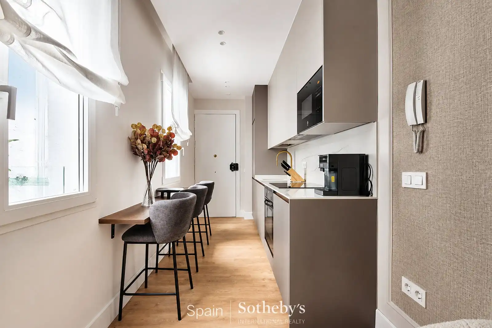 Cuina de Apartament en venda en Madrid amb Aire condicionat, Calefacció i Terrassa