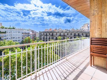 Appartamento con balcone in vendita a Avenida Gran Via de les Corts Catalanes