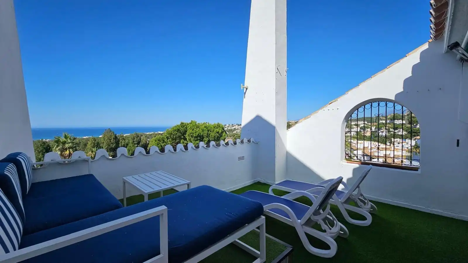 Terraza de Casa adosada en venta en Marbella con Aire acondicionado, Calefacción y Jardín privado