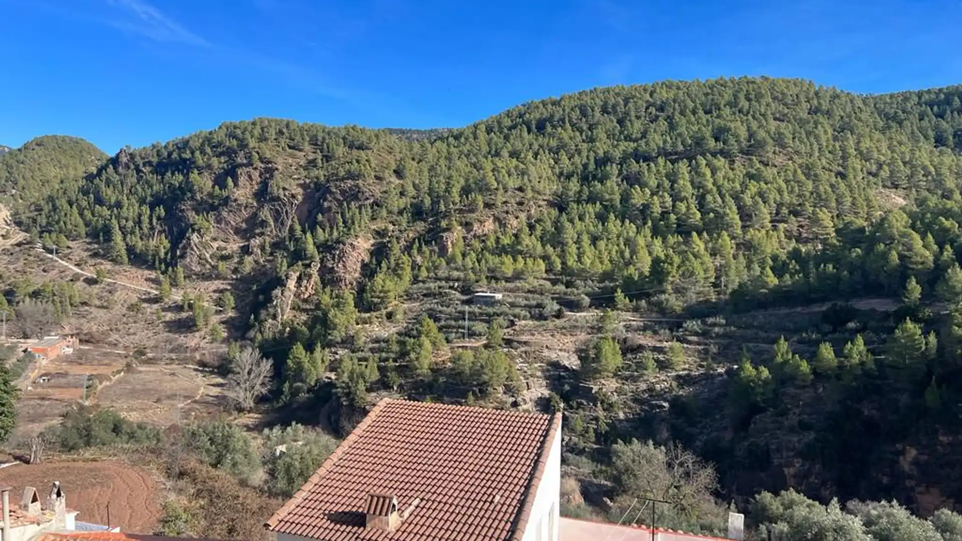 Exterior view of Houses for sale in Villahermosa del Río  with Air Conditioner, Heating and Storage room