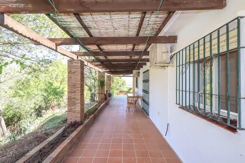 Terrassa de Casa o xalet en venda en Guaro amb Jardí privat i Piscina