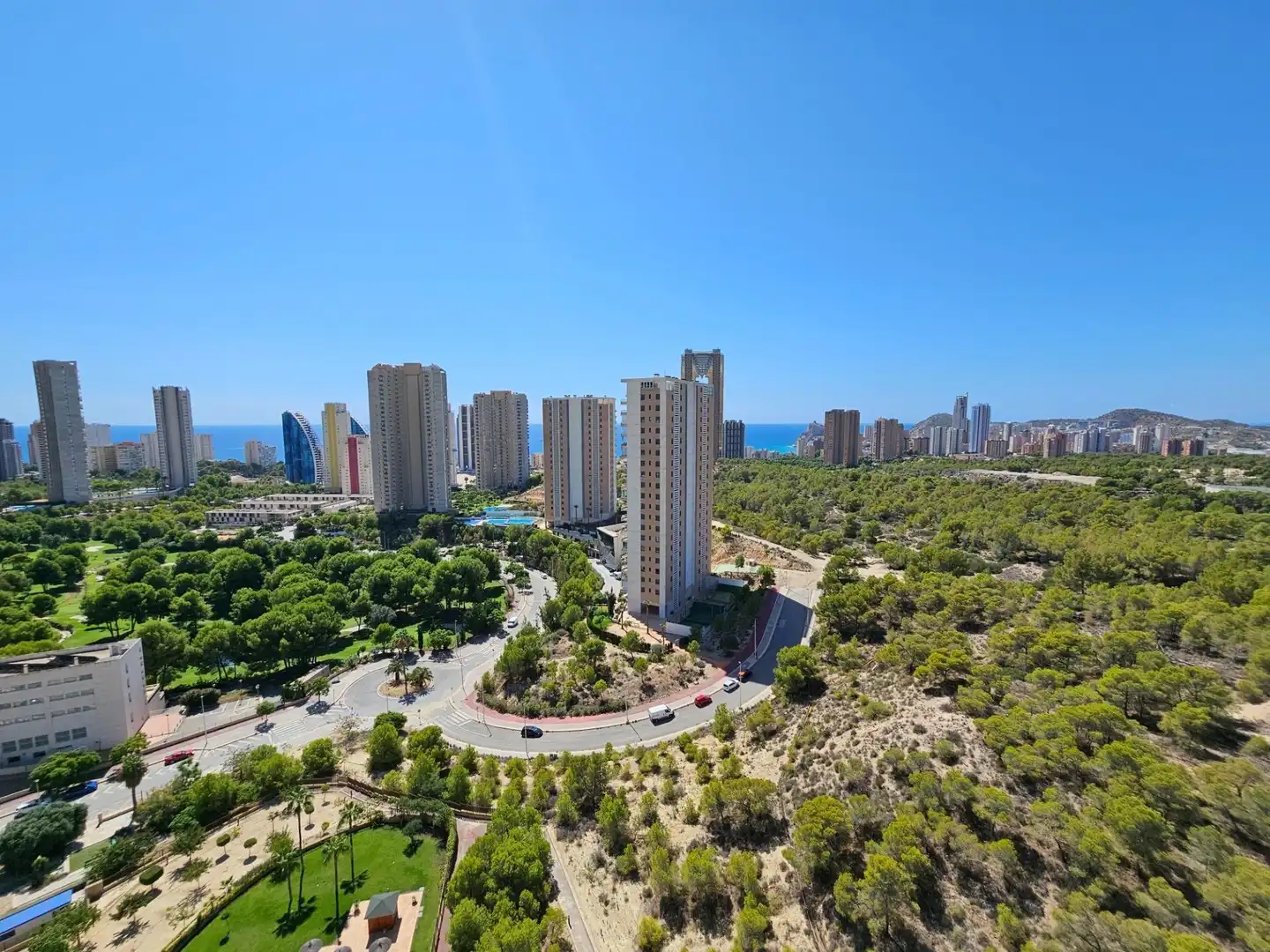 Vista exterior de Àtic en venda en Benidorm amb Aire condicionat, Calefacció i Terrassa