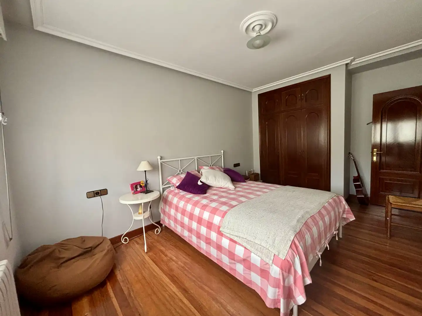 Habitación de Edificio en venta en Piloña