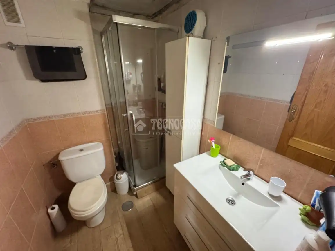 Baño de Piso en venta en Aranjuez con Aire acondicionado