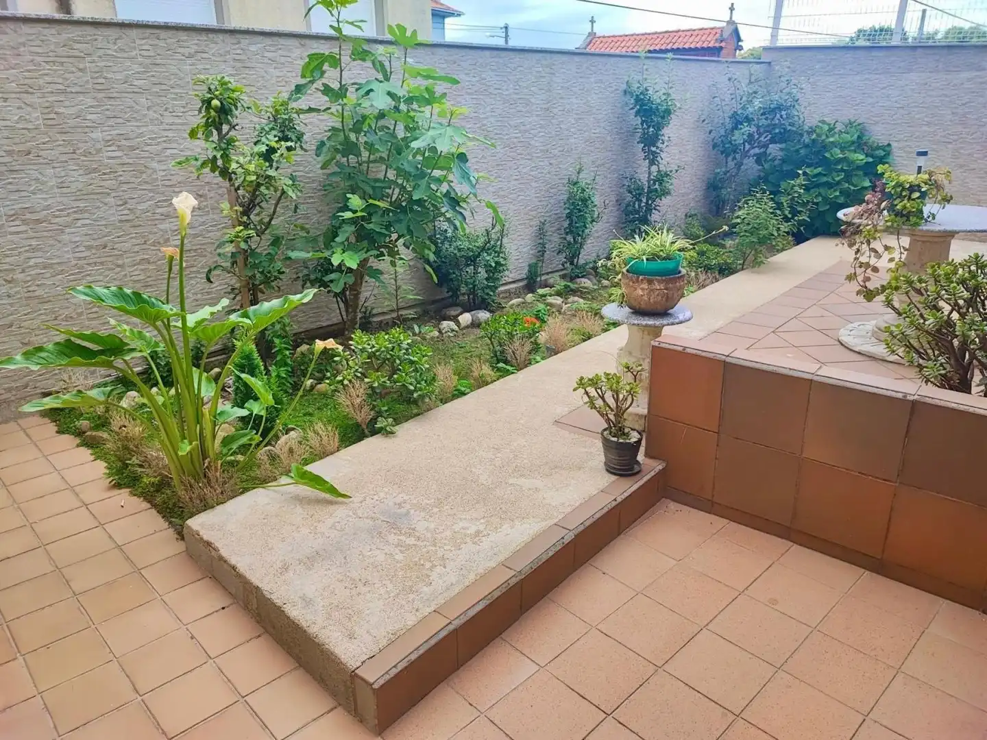 Terrassa de Casa adosada en venda en Boiro amb Terrassa, Moblat i Balcó