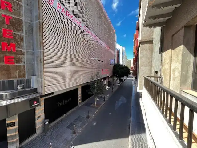 Vista exterior de Pis de lloguer en Las Palmas de Gran Canaria amb Moblat, Rentadora i Balcó