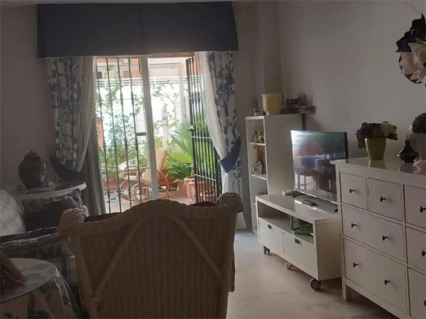 Sala d'estar de Pis de lloguer en Almuñécar amb Moblat