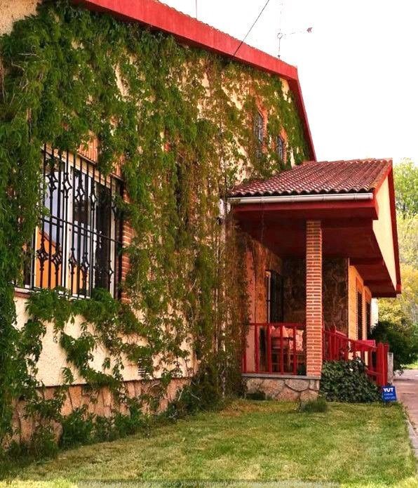Exterior view of House or chalet for sale in Escalona del Prado  with Heating, Private garden and Storage room