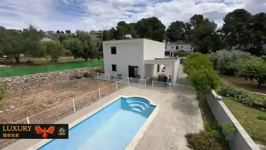 Außenansicht von Haus oder Chalet zum Verkauf in Cunit mit Heizung, Privatgarten und Schwimmbad