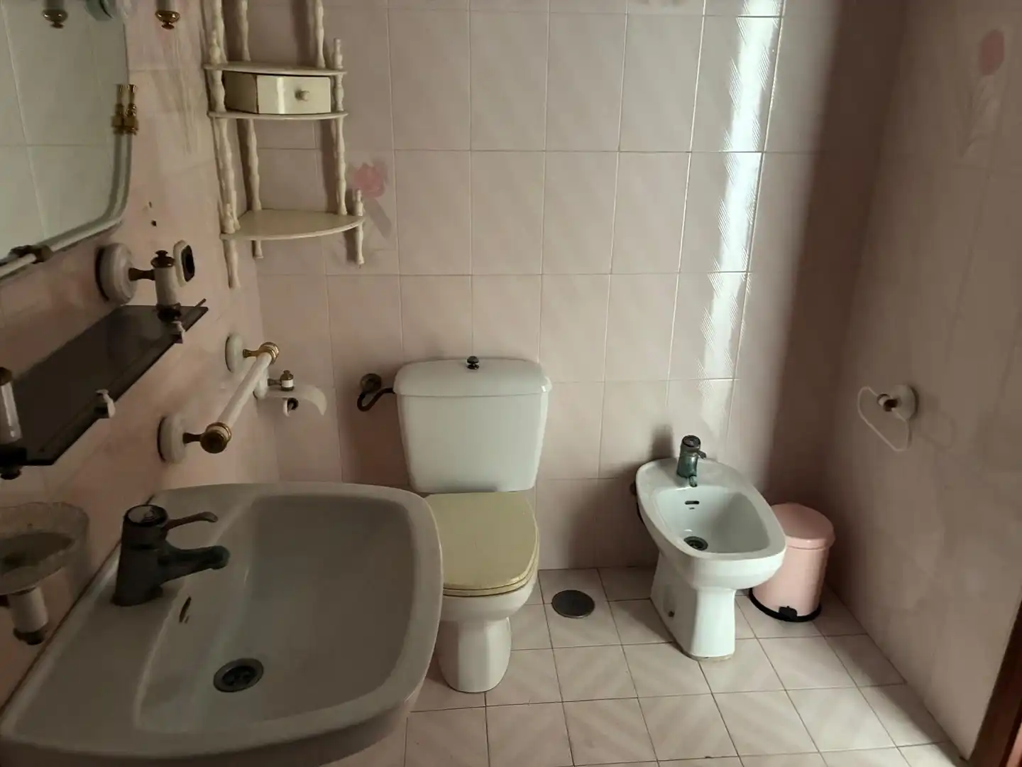 Bathroom of Houses for sale in Málaga  with Terrace, Storage room and Furnished