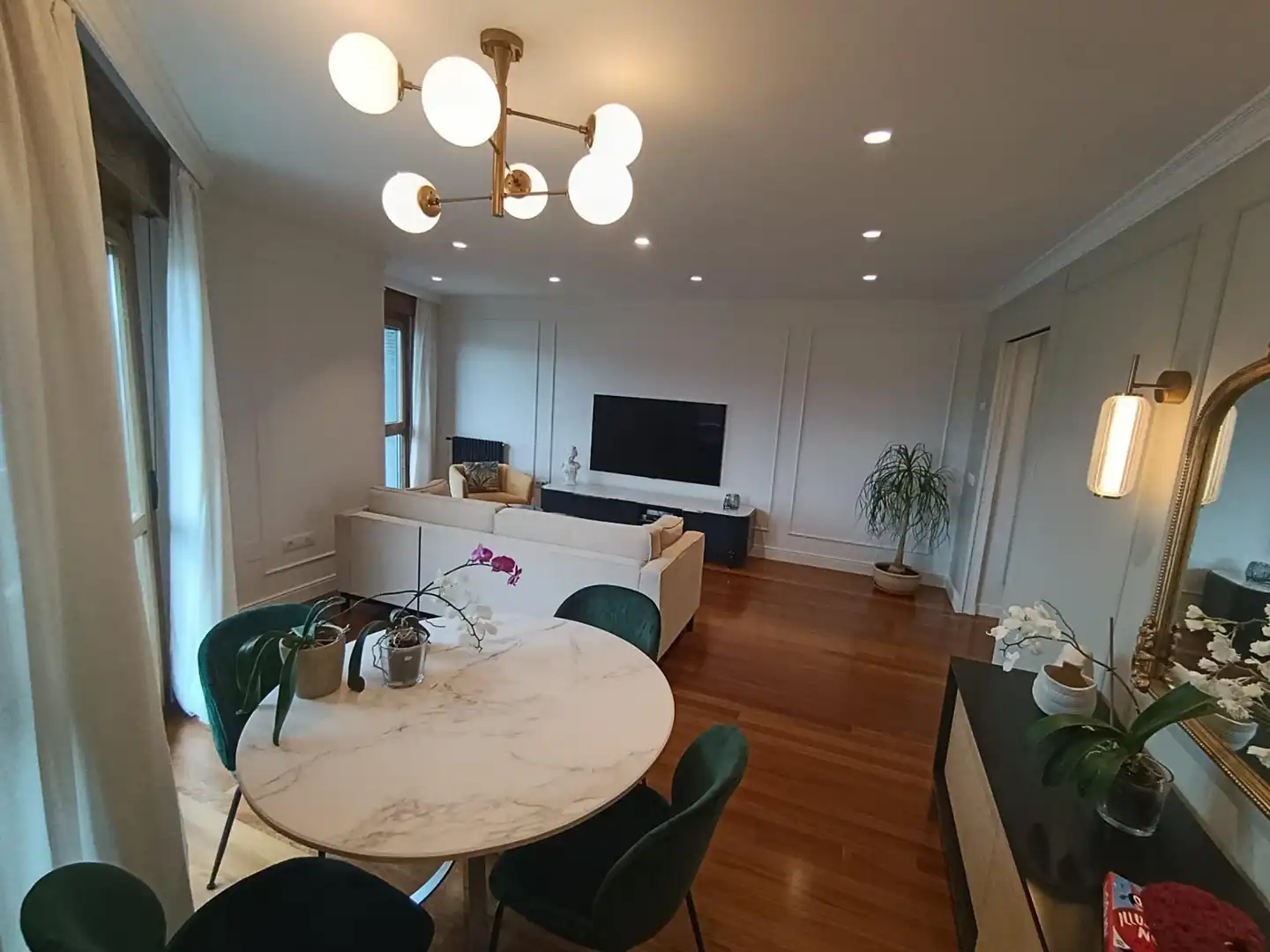 Sala d'estar de Pis en venda en Gijón  amb Calefacció, Terrassa i Traster