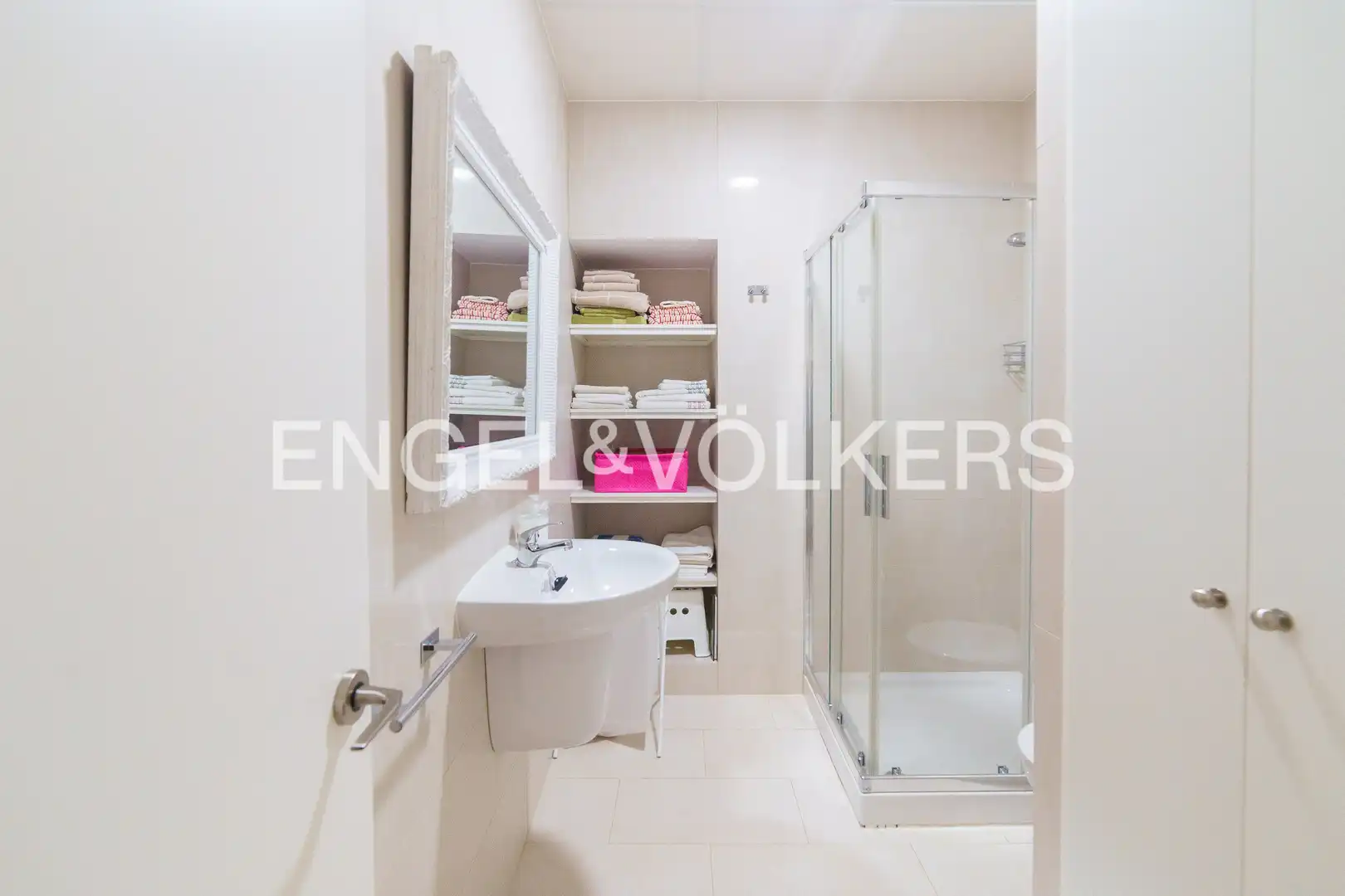 Badezimmer von Wohnung zum Verkauf in Cádiz mit Heizung und Balkon