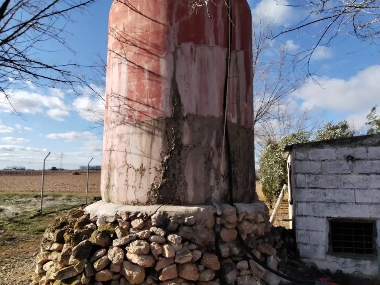 Vista exterior de Finca rústica en venda en Manzanares amb Jardí privat, Terrassa i Moblat