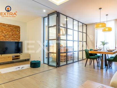 Living room of Flat for sale in  Madrid Capital  with Air Conditioner and Heating