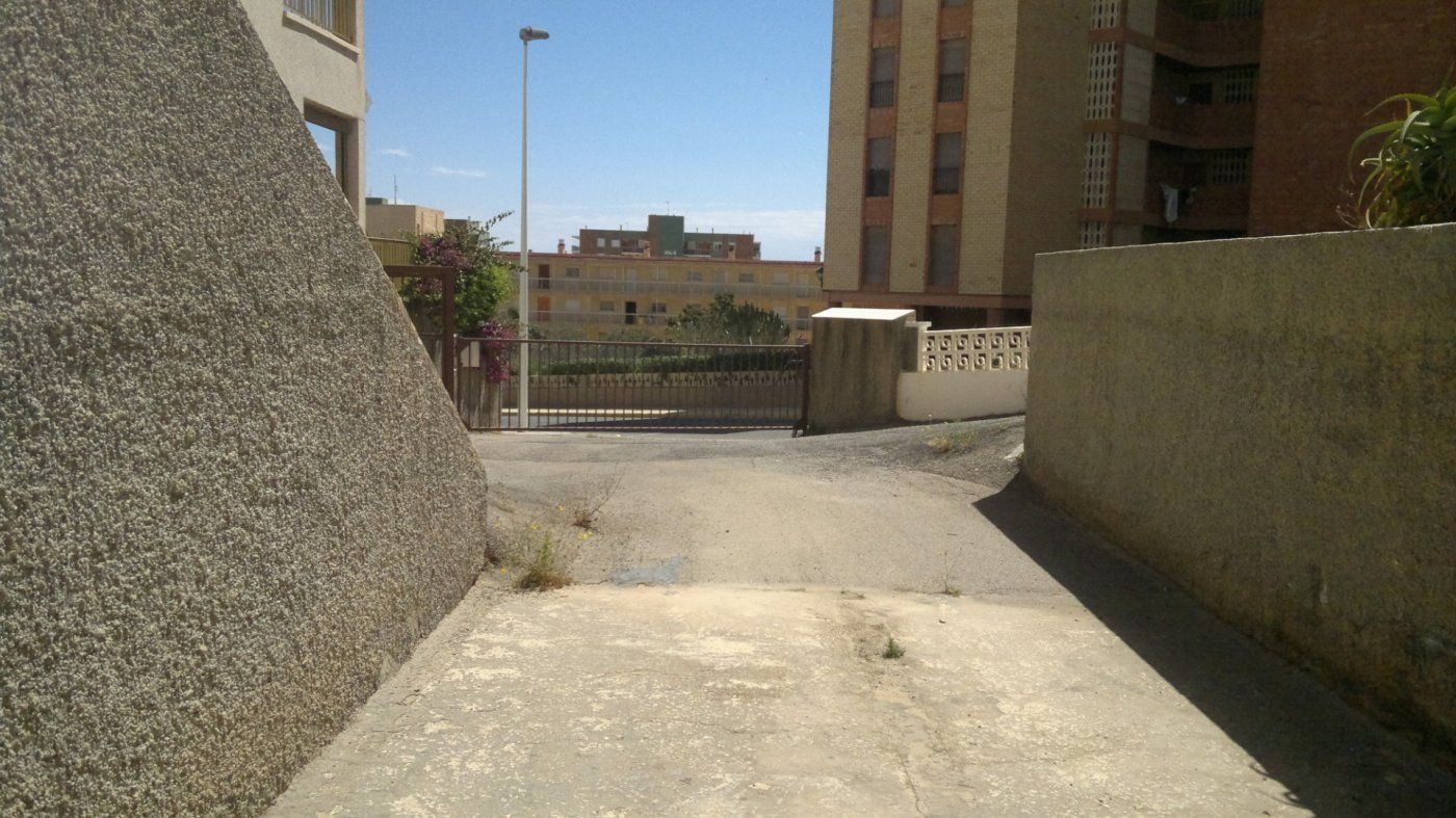 Vista exterior de Garatge en venda en Elche / Elx