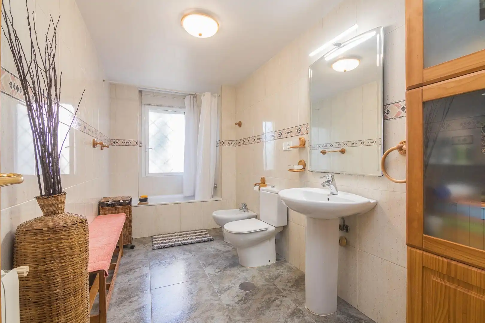 Bany de Casa o xalet en venda en Elche / Elx amb Aire condicionat, Calefacció i Jardí privat
