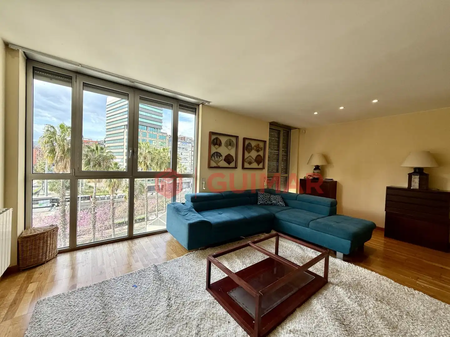 Flat with lift for sale in Barcelona - MINERIA