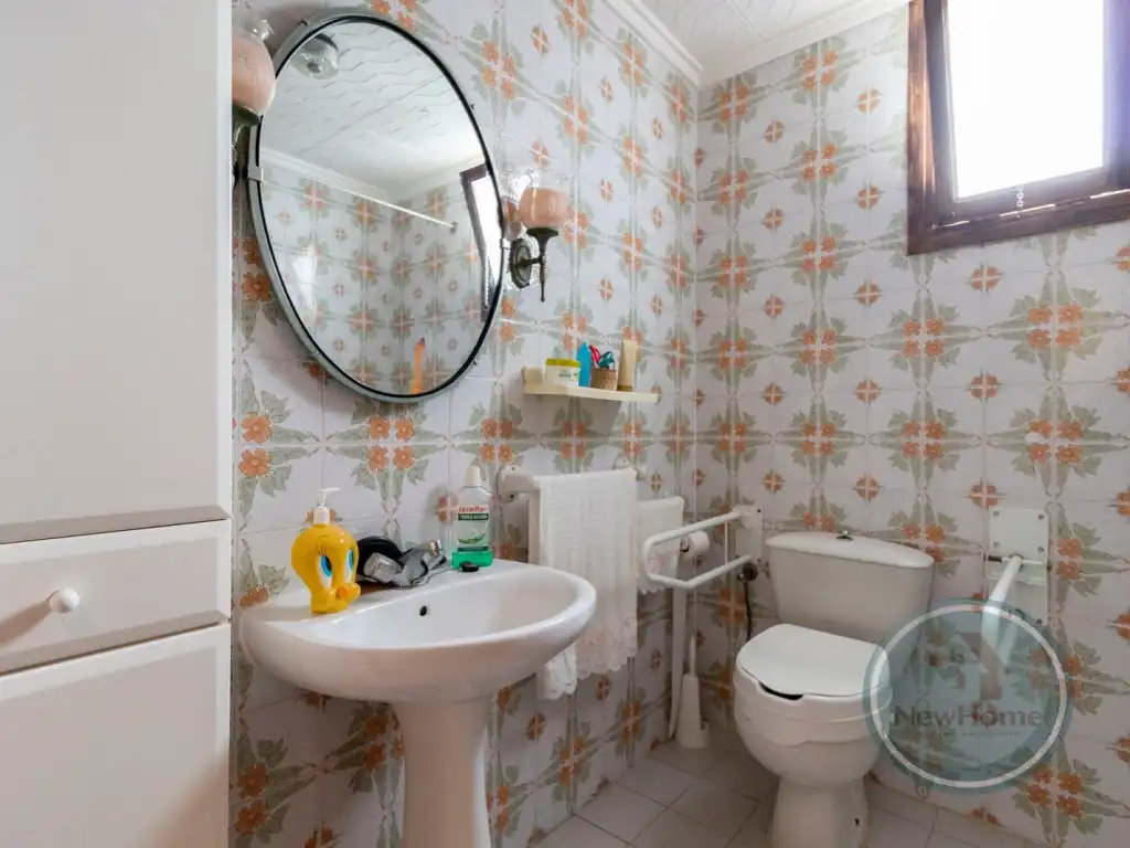 Baño de Piso en venta en Santa Pola con Aire acondicionado y Balcón