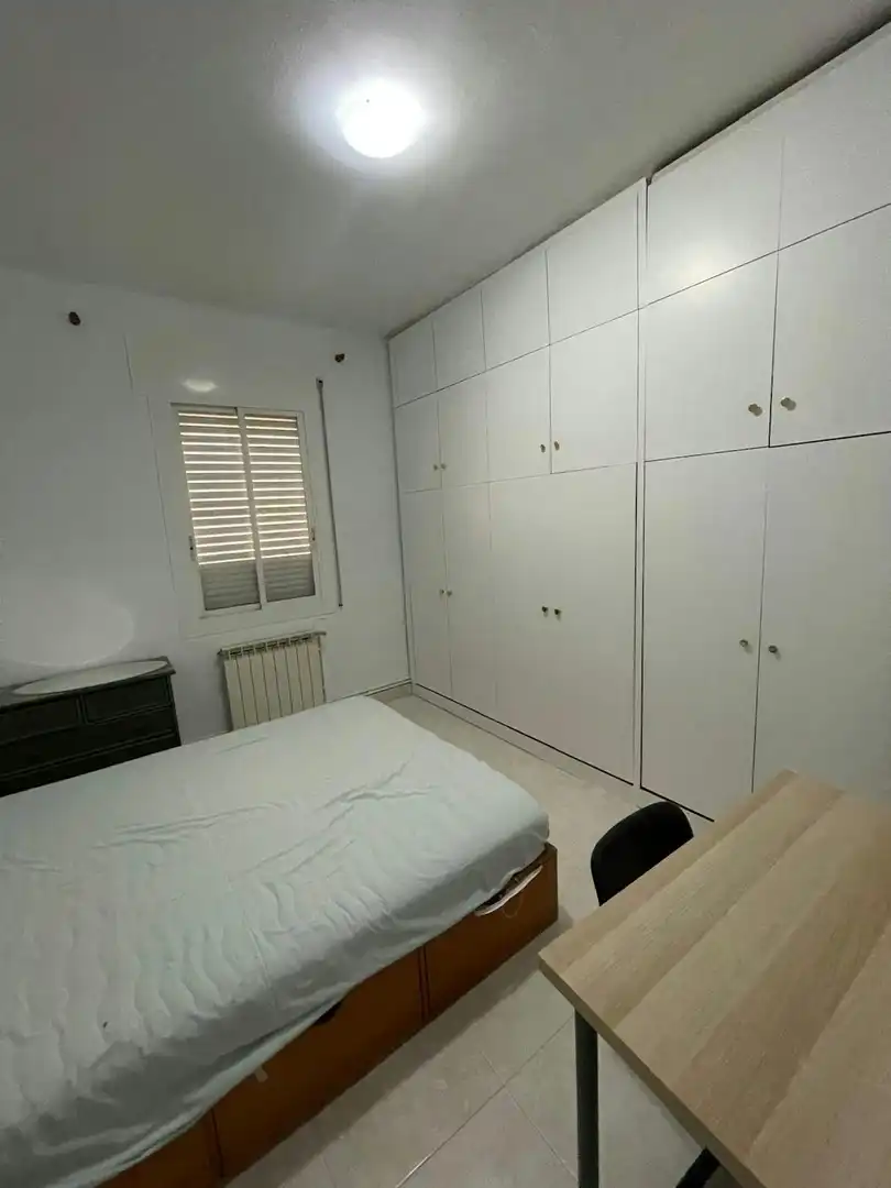 Habitación de Piso para compartir en Barcelona con Lavadora