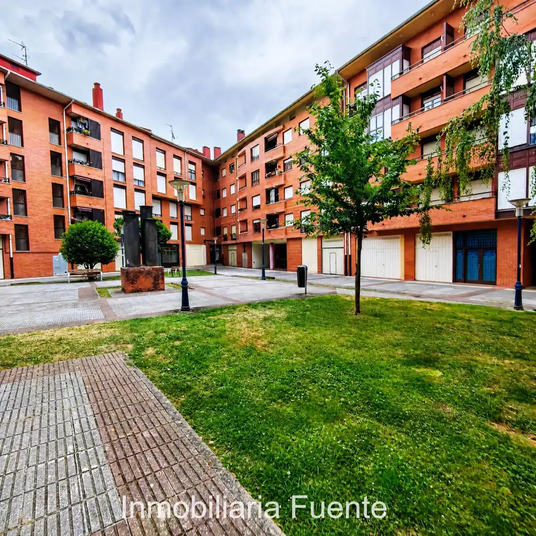 Außenansicht von Wohnung zum Verkauf in Zalla  mit Heizung, Abstellraum und Möbliert