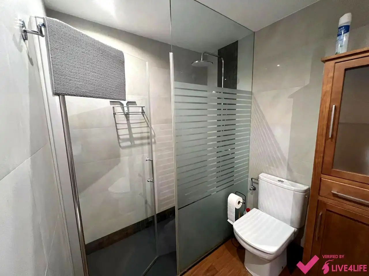 Bathroom of Flat for rent in Valencia  with Air Conditioner, Parquet flooring and Furnished