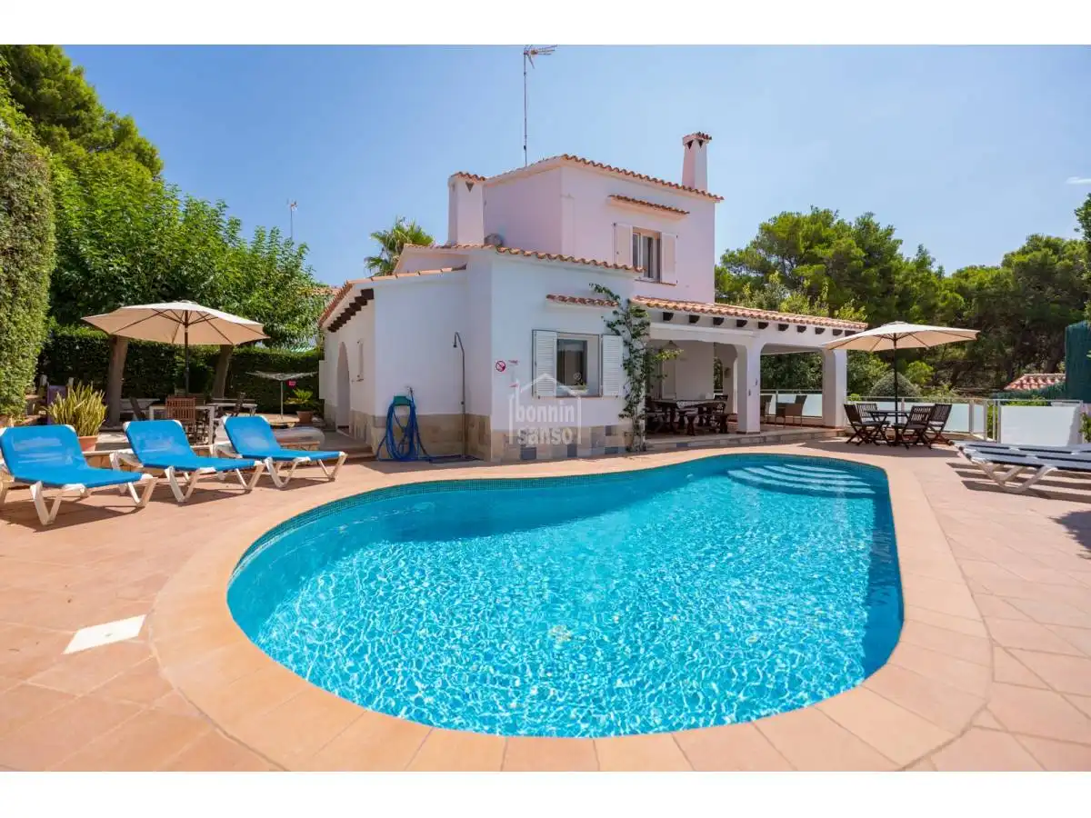 Villa mit Pool zum Verkauf in Punta Grossa