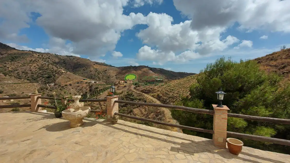 Jardín de Finca rústica en venta en Vélez-Málaga con Aire acondicionado, Terraza y Trastero