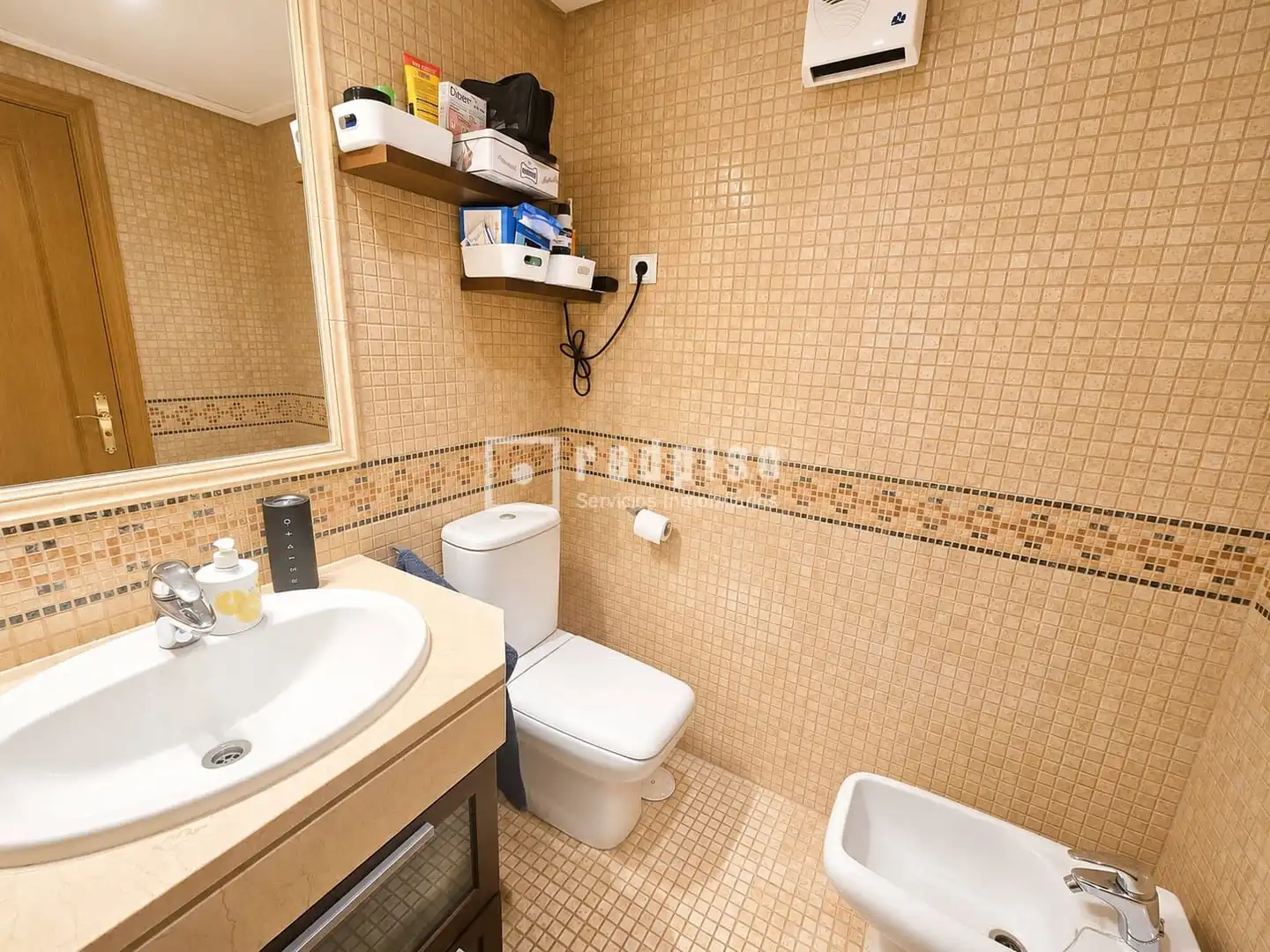 Baño de Piso en venta en Madrid con Aire acondicionado, Calefacción y Jardín privado