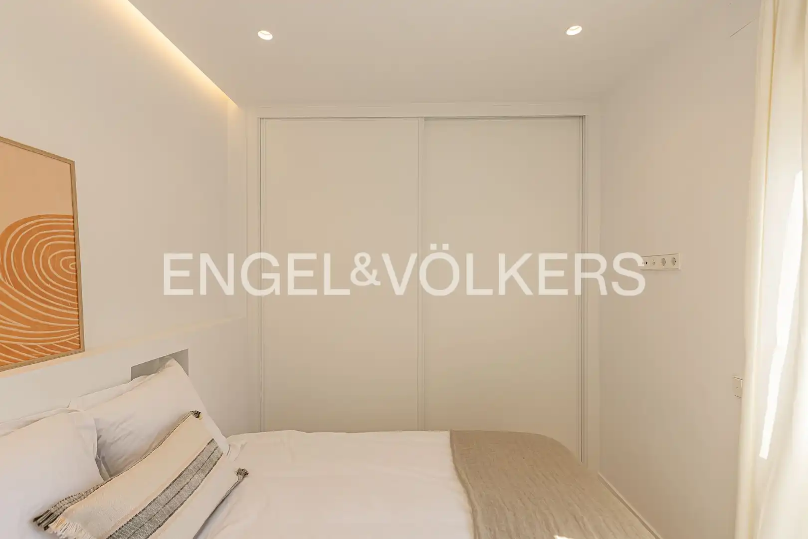 Bedroom of Flat for sale in Madrid  with Air Conditioner, Heating and Furnished