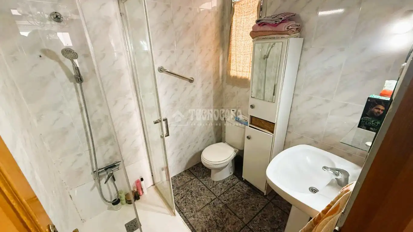 Baño de Piso en venta en Valencia con Aire acondicionado y Balcón