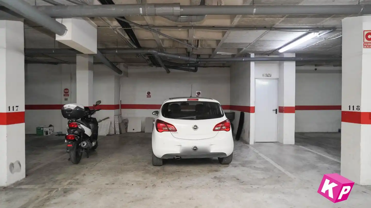 Parkplatz von Wohnung zum Verkauf in Santa Pola mit Klimaanlage, Heizung und Terrasse