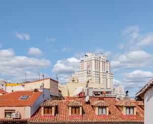 Vista exterior de Apartament en venda en  Madrid Capital