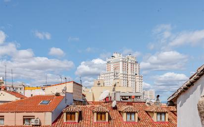 Vista exterior de Apartament en venda en  Madrid Capital