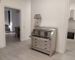 Dormitori de Apartament de lloguer en  Valencia Capital amb Aire condicionat, Moblat i Forn