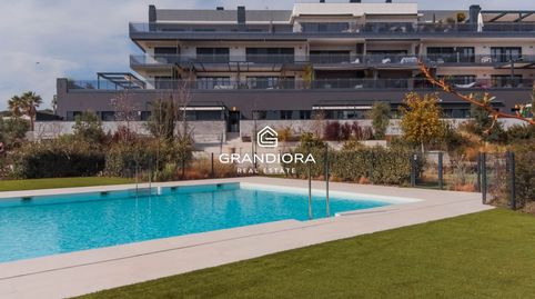 Ático Contemporáneo con Terraza de 40 m y Vistas al Mediterráneo en La Plana, Sitges