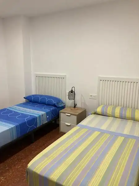 Habitación de Piso de alquiler en Vélez-Málaga con Aire acondicionado, Calefacción y Amueblado
