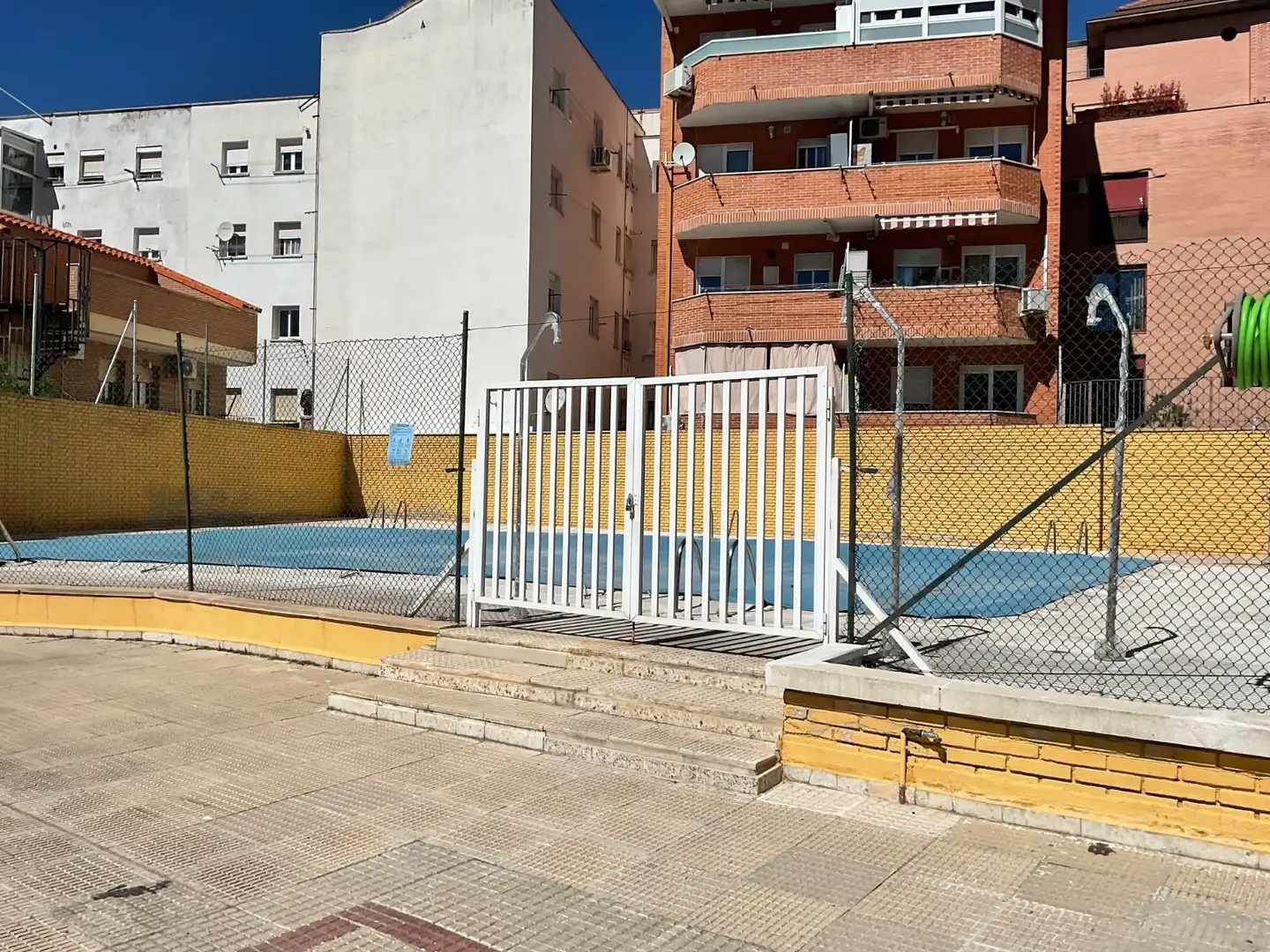 Parking de Piso en venta en Alcalá de Henares con Calefacción, Parquet y Terraza