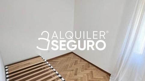Foto 4 de Piso de alquiler en Uruguay, La Espinilla - Parque Blanco, Madrid