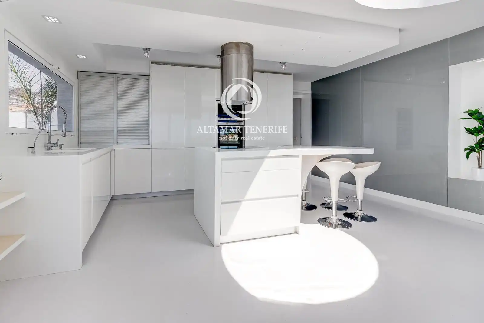 Apartamento con terraza en venta en Costa Adeje, imagen 12