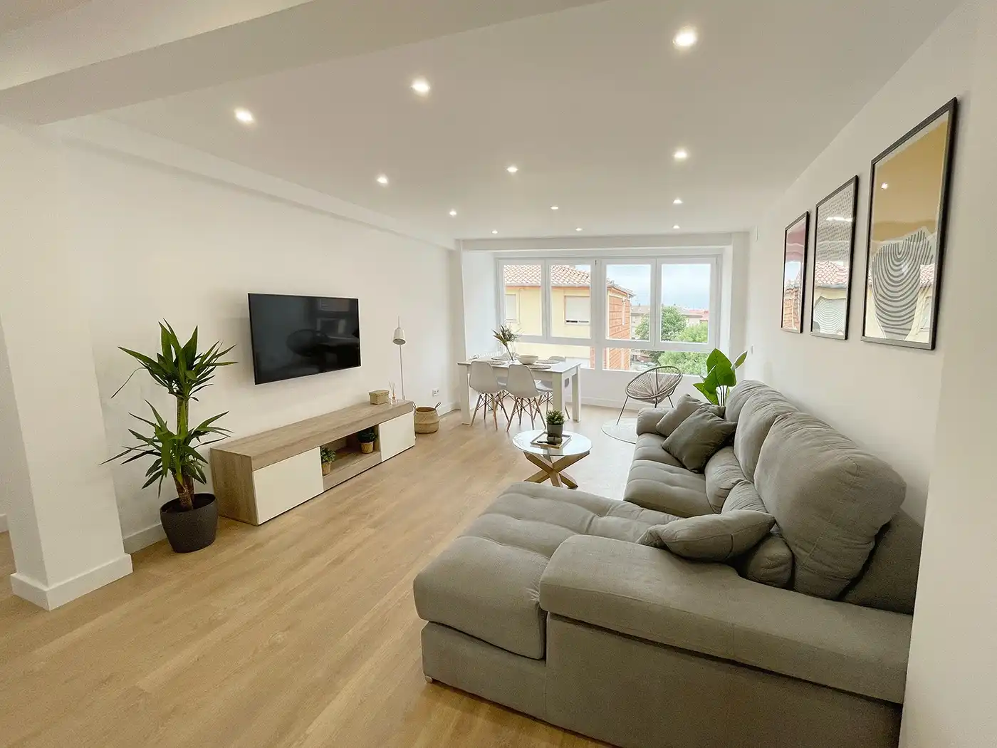 Sala d'estar de Apartament en venda en Santander amb Calefacció, Parquet i Moblat