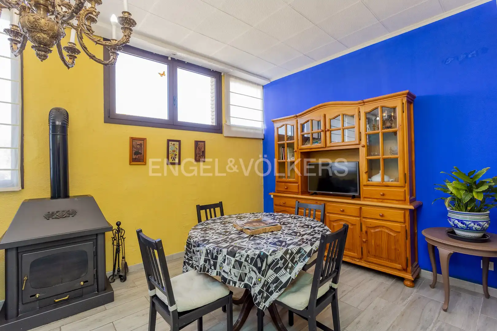 Comedor de Finca rústica en venta en Sant Quintí de Mediona con Calefacción, Jardín privado y Trastero