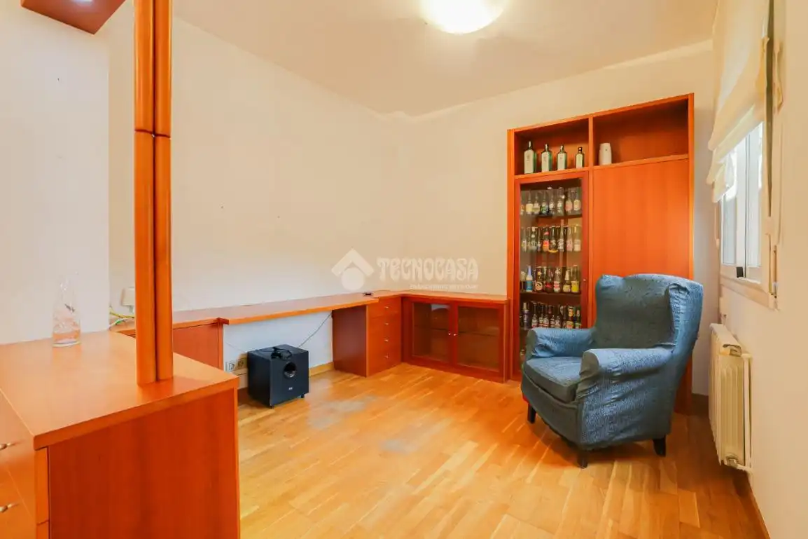 Piso en venta en Barcelona con Calefacción y Balcón