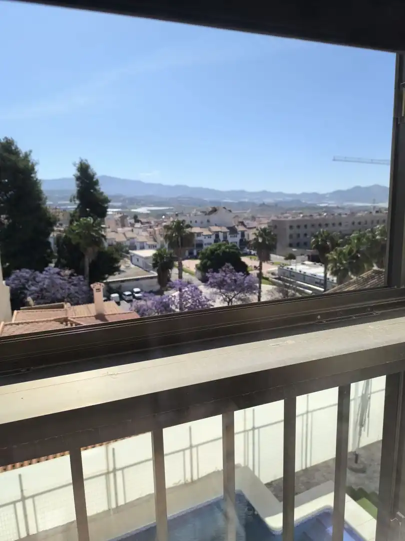 Vista exterior de Casa o xalet en venda en Motril amb Aire condicionat