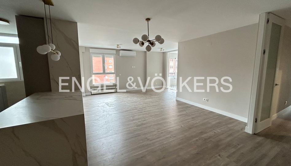 Foto 1 de Apartament en venda a Costillares, Madrid