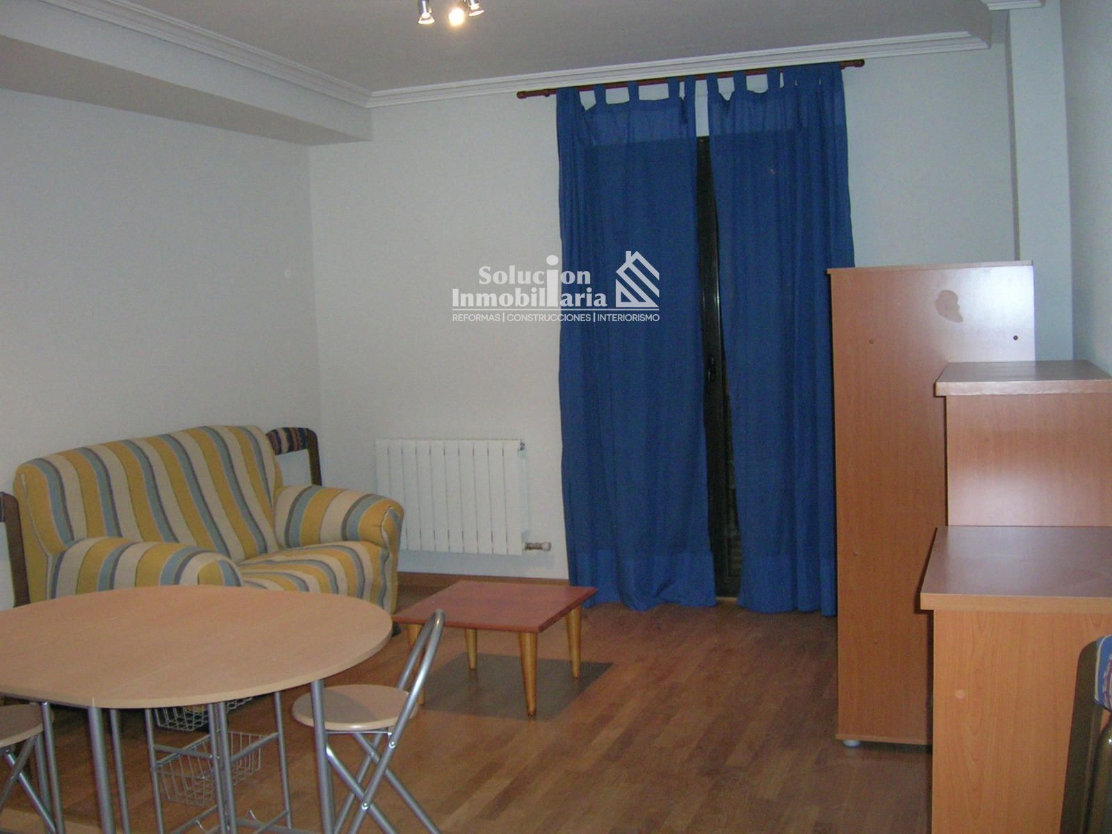 Habitación de Apartamento en venta en Salamanca Capital con Calefacción