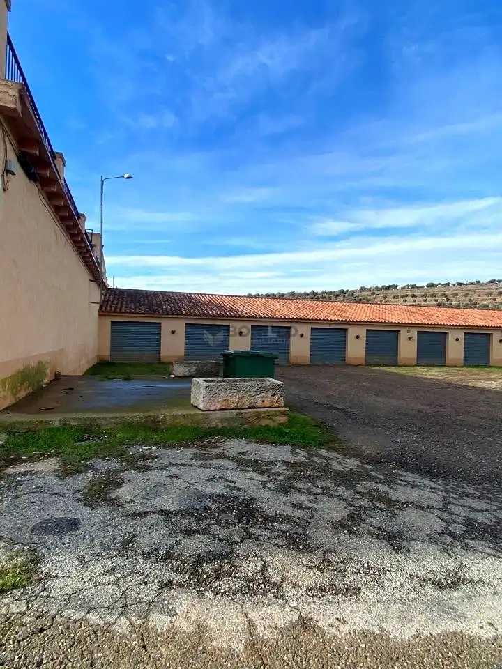 Aparcament de Edifici en venda en Albentosa