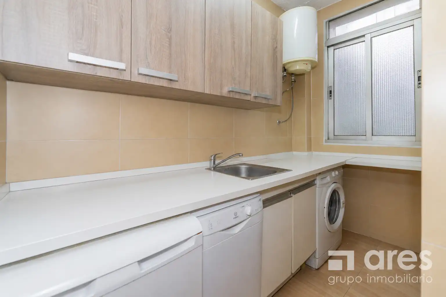 Cuina de Pis en venda en Madrid amb Aire condicionat i Calefacció