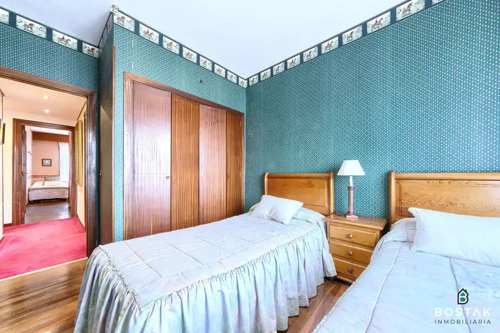Schlafzimmer von Wohnung zum Verkauf in Bilbao  mit Heizung, Terrasse und Möbliert